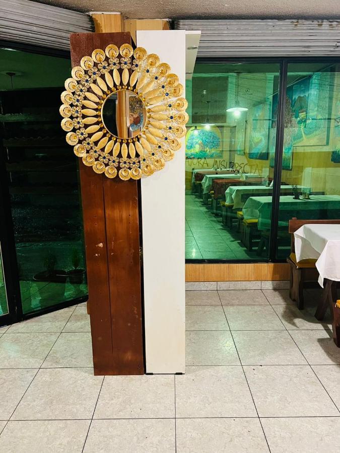 كويتو Hotel Estrellita Inn Alameda المظهر الخارجي الصورة