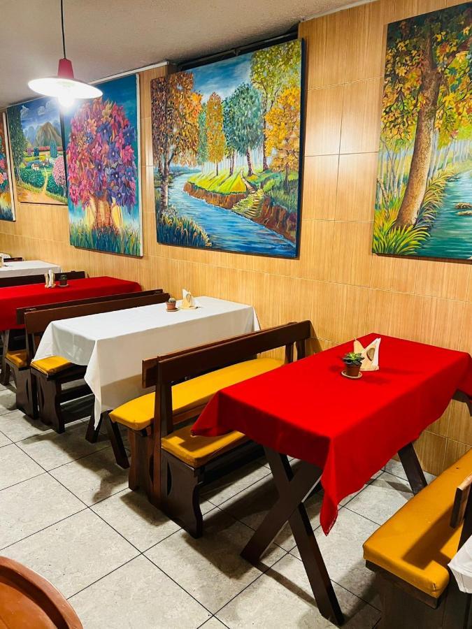 كويتو Hotel Estrellita Inn Alameda المظهر الخارجي الصورة