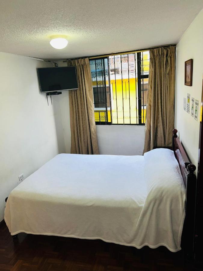 كويتو Hotel Estrellita Inn Alameda المظهر الخارجي الصورة