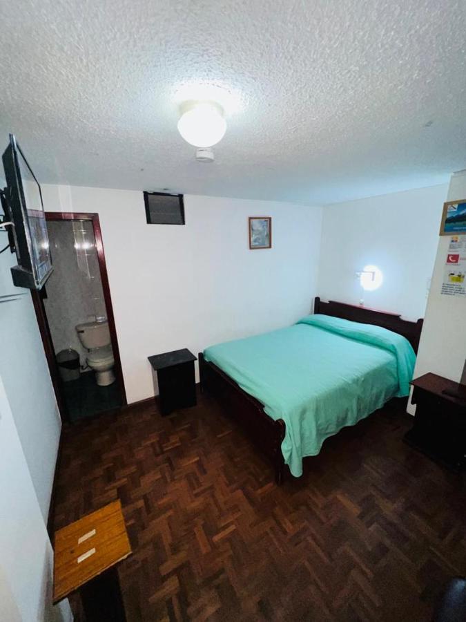 كويتو Hotel Estrellita Inn Alameda المظهر الخارجي الصورة