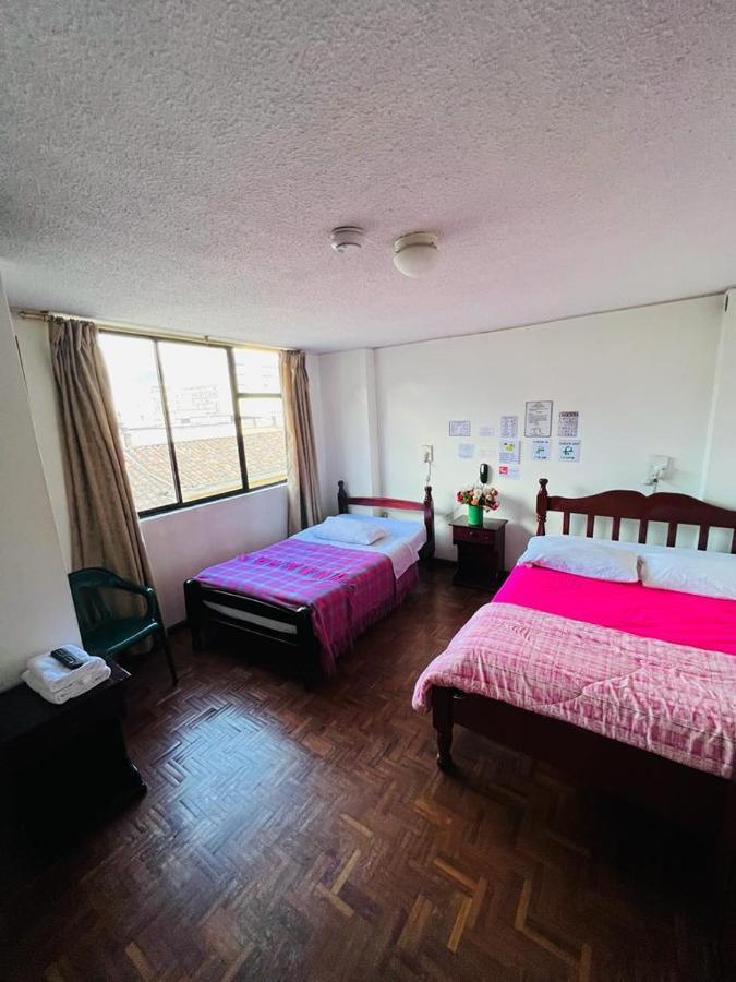 كويتو Hotel Estrellita Inn Alameda المظهر الخارجي الصورة