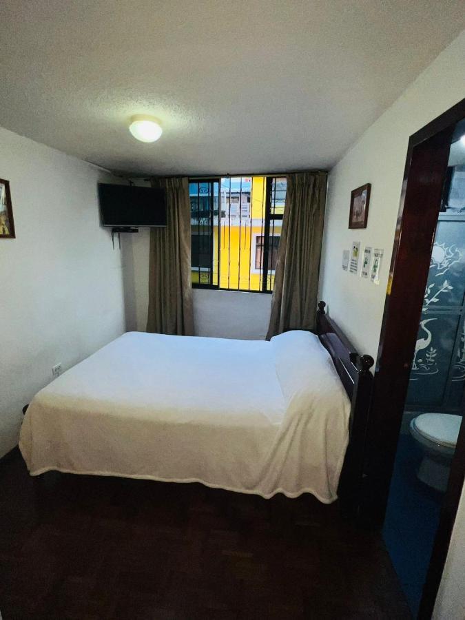 كويتو Hotel Estrellita Inn Alameda المظهر الخارجي الصورة