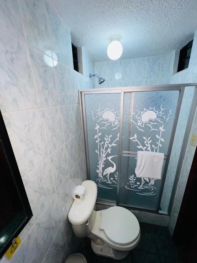 كويتو Hotel Estrellita Inn Alameda المظهر الخارجي الصورة