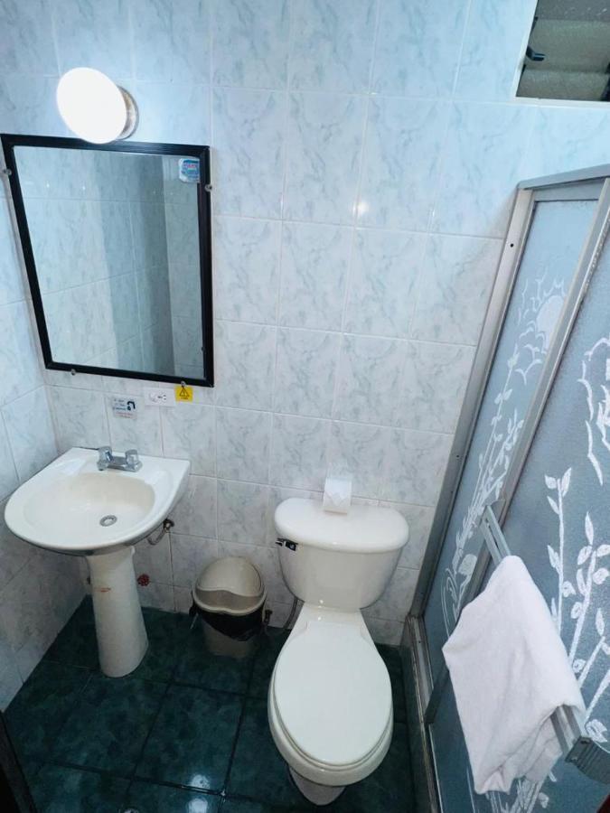 كويتو Hotel Estrellita Inn Alameda المظهر الخارجي الصورة
