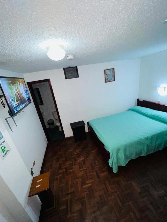كويتو Hotel Estrellita Inn Alameda المظهر الخارجي الصورة