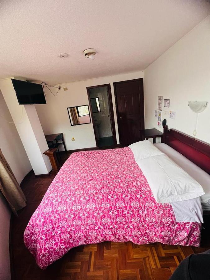 كويتو Hotel Estrellita Inn Alameda المظهر الخارجي الصورة