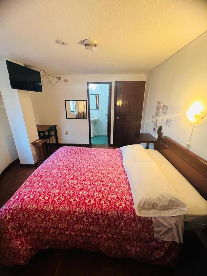 كويتو Hotel Estrellita Inn Alameda المظهر الخارجي الصورة