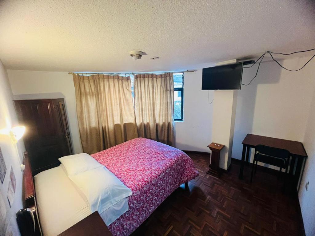 كويتو Hotel Estrellita Inn Alameda المظهر الخارجي الصورة
